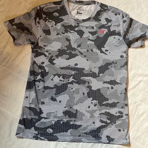 Great condition Nike Dri fit Grey camo tee shirt. Sz lg